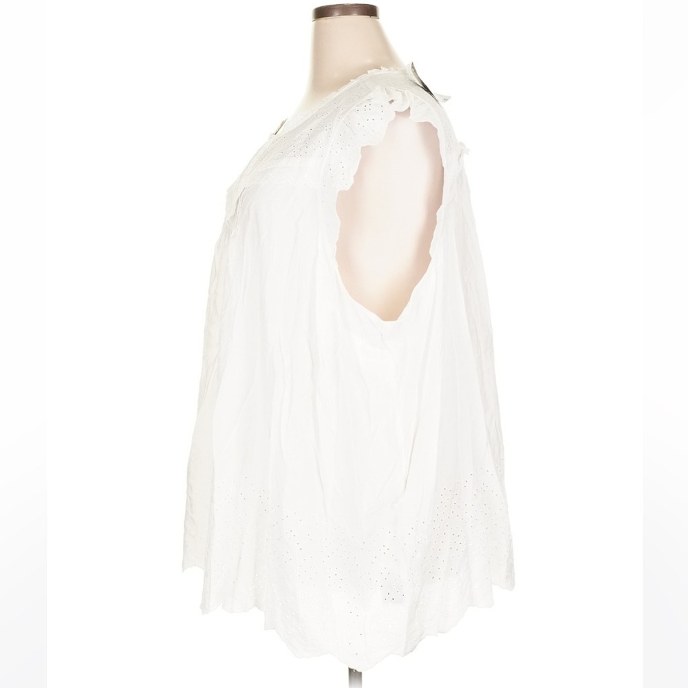 NWT Torrid White Eyelet Sleeveless Blouse 6X Pleated Flowy Summer Plus Size Top - Picture 5 of 6